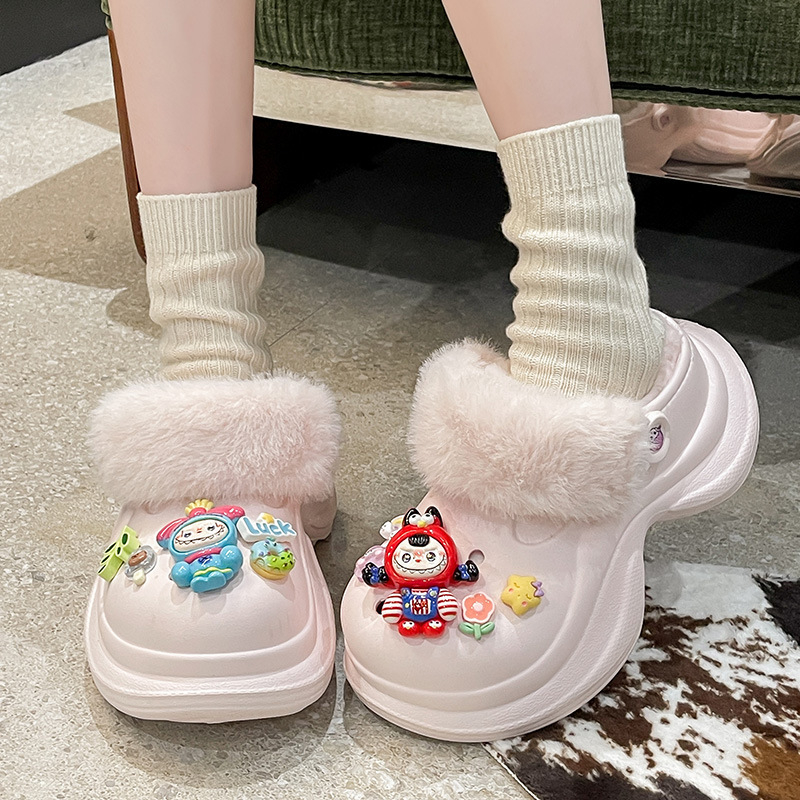 Ženske Crocs papuče – povećanje visine, fleece obložene, EVA gornji dio i potplat, debljina potplata 6 cm, Labubu serija, Cartoon Paradise stil, jesen 2025