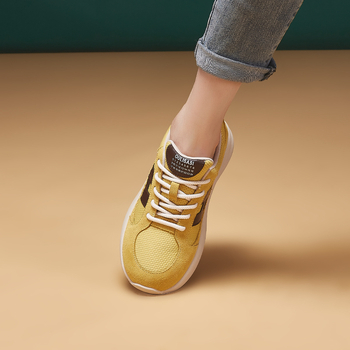 Női vastagtalpú tornacipő fűzőkkel – magasságot növelő, kerek orr, gumi talp