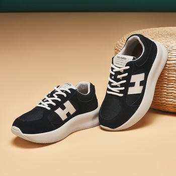 Női vastagtalpú tornacipő fűzőkkel – magasságot növelő, kerek orr, gumi talp