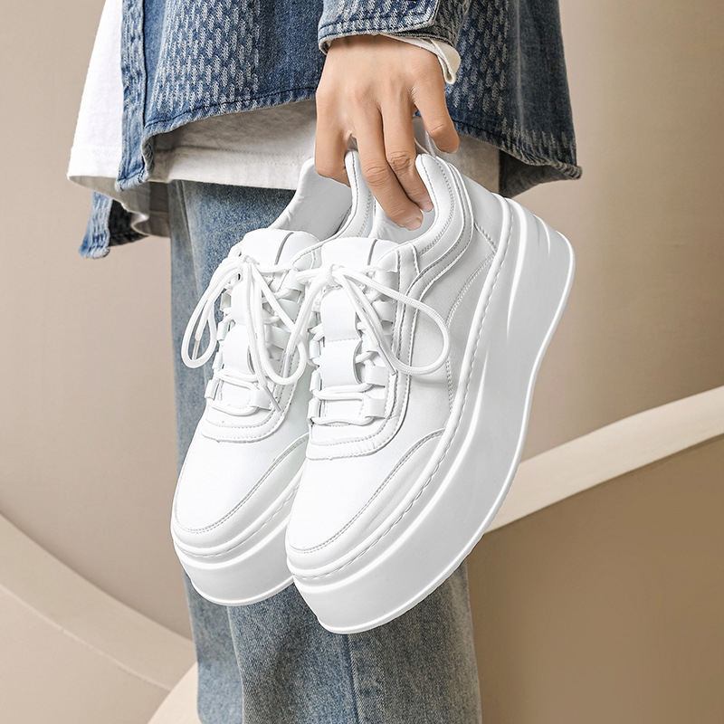 Férfiaknak vastag talpú platformcipő – fűzőkkel, PU talppal, kerek orr, alacsony felső rész, belső magasságot növelő platform