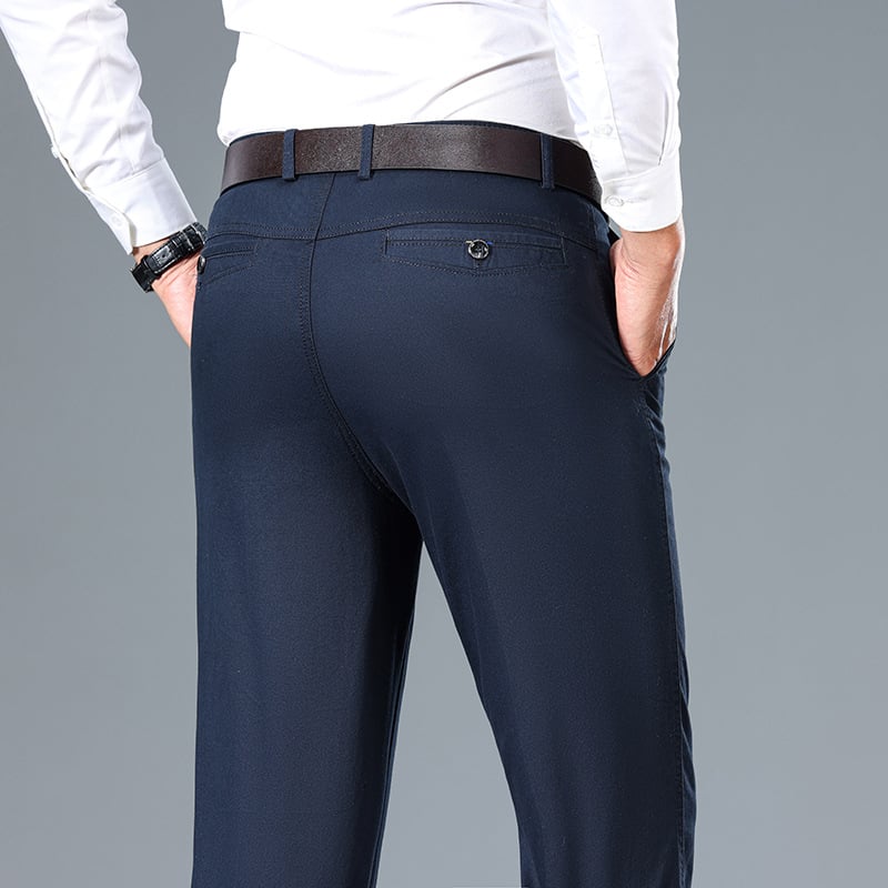 Férfi pamutból készült, magas derekú, egyenes szabású nadrág övvel és cipzáras zárással