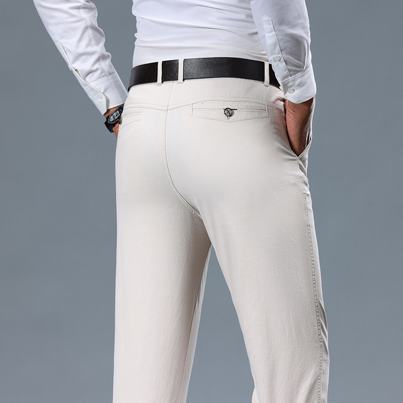 Férfi pamutból készült, magas derekú, egyenes szabású nadrág övvel és cipzáras zárással