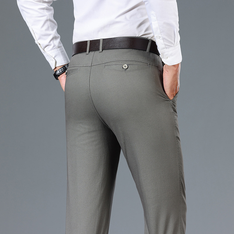 Férfi pamutból készült, magas derekú, egyenes szabású nadrág övvel és cipzáras zárással