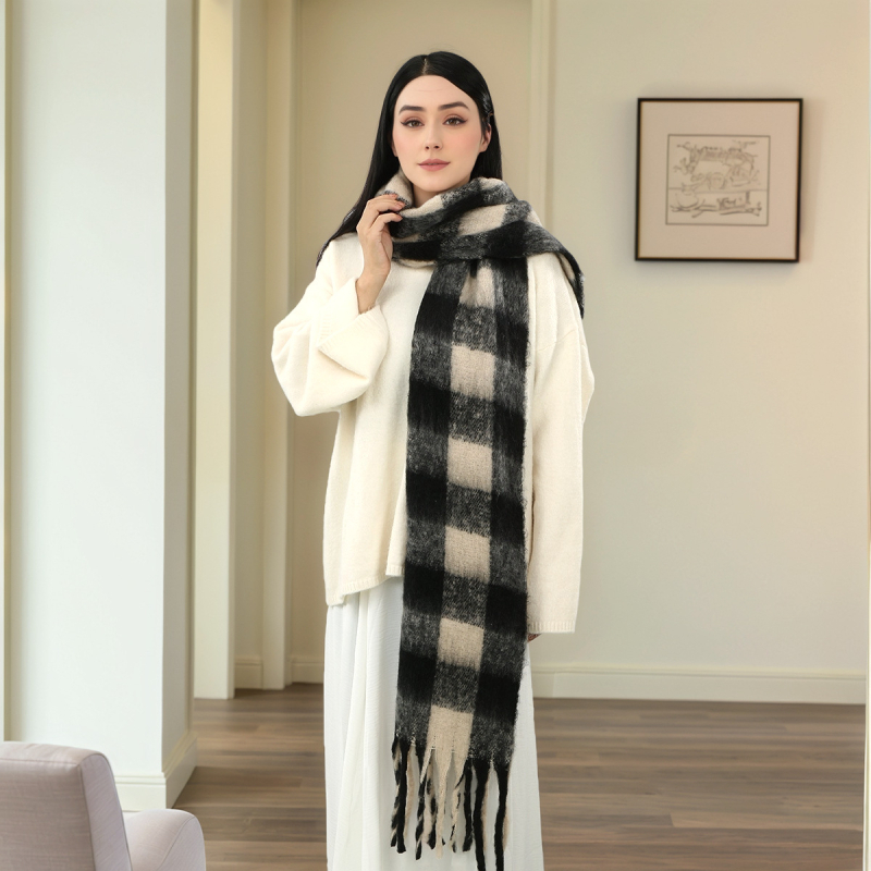 Női imitációs kasmír sál, kockás minta, warp knitting technikával készült, poliészter anyagból, hosszú és sokoldalú téli sál