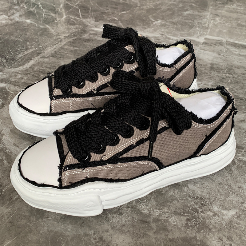 Καμβά sneakers ιαπωνικού στυλ για unisex, με παχιά σόλα, ακατέργαστες άκρες, άνω μέρος από καμβά, καουτσούκ σόλα, ρηχό άνοιγμα, χαμηλό ύψος τακουνιού 1–3 cm