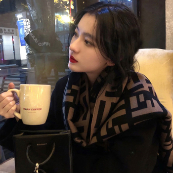 Imitációs kasmírsál, téli szezon, weft-kötés, jacquard szövés (2024 tavasz)