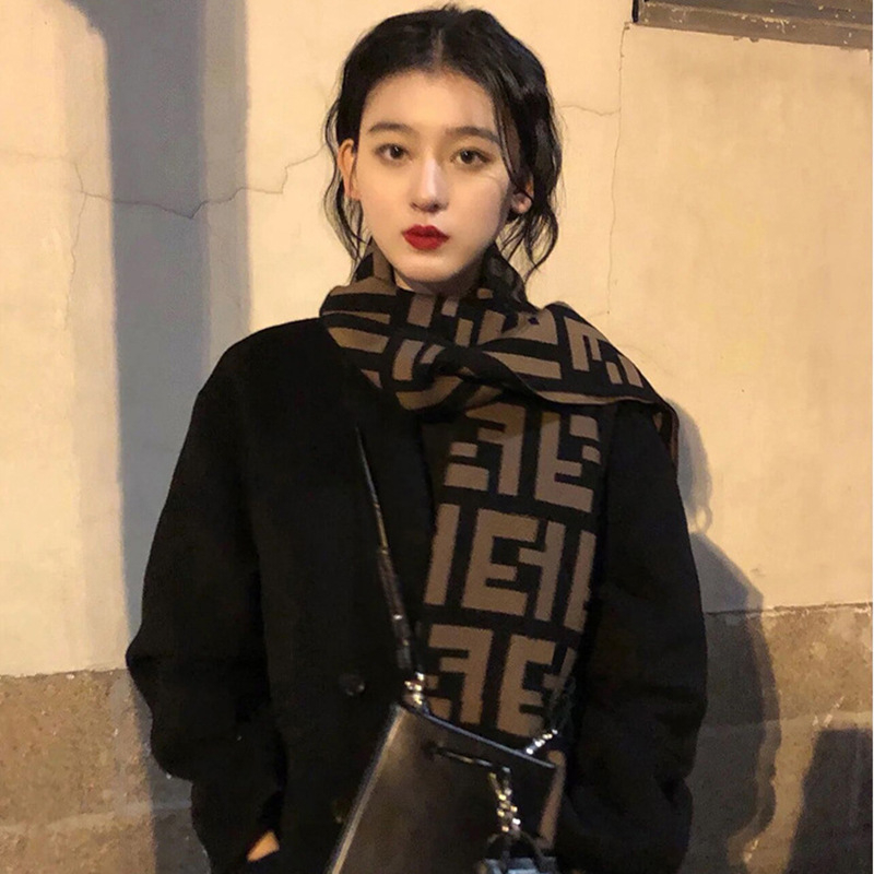 Imitációs kasmírsál, téli szezon, weft-kötés, jacquard szövés (2024 tavasz)