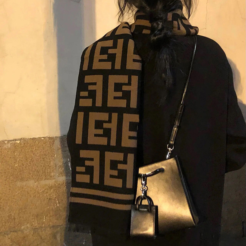 Imitációs kasmírsál, téli szezon, weft-kötés, jacquard szövés (2024 tavasz)