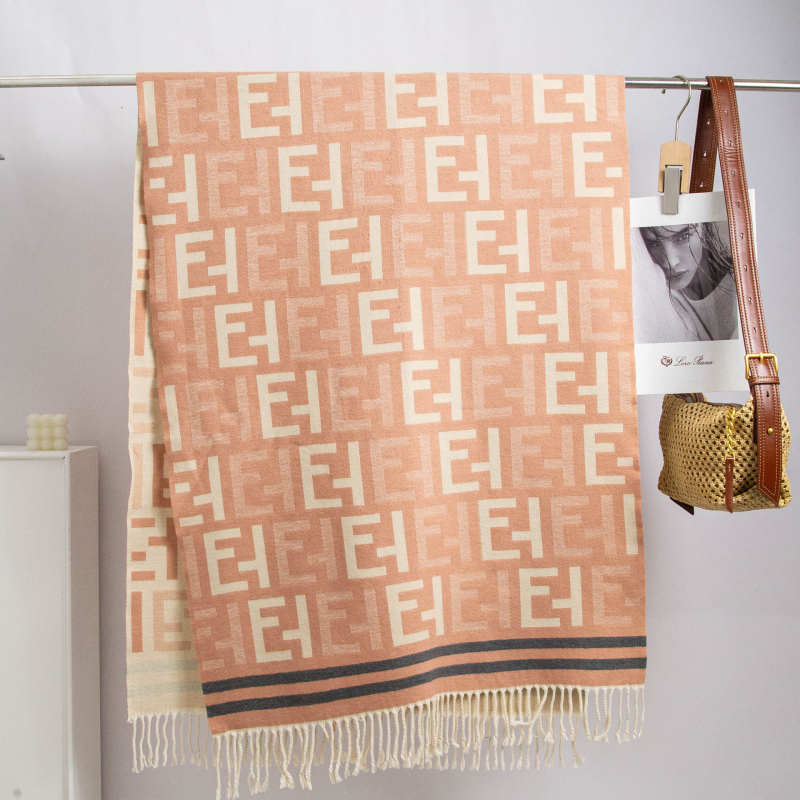 Imitációs kasmírsál, téli szezon, weft-kötés, jacquard szövés (2024 tavasz)