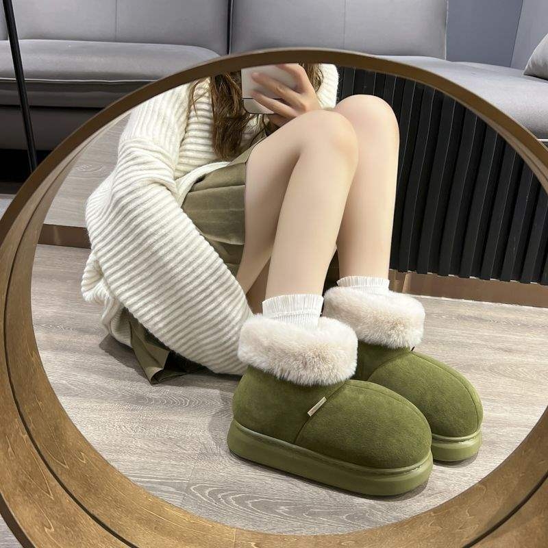 EVA talpú papucs, felső része több anyagból készült, rajzfilmszerű mintával, csúszásmentes és kopásálló mindennapi használatra