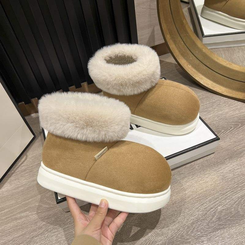 EVA talpú papucs, felső része több anyagból készült, rajzfilmszerű mintával, csúszásmentes és kopásálló mindennapi használatra