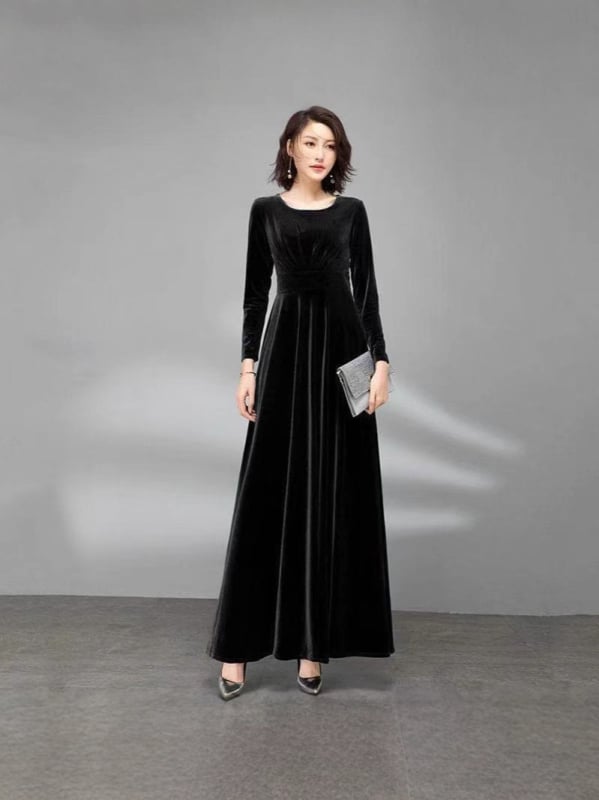 Bársonyes hosszú ujjú ruha, karcsúsított derékkal, középtávú hossz, retro stílus, anyag: elasztikus poliészter (70-80% poliészter) - ősz 2025