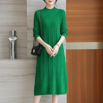 Haljina od viskoze, A linija, srednja duljina, poluo vratnik, dugi rukavi, pulover