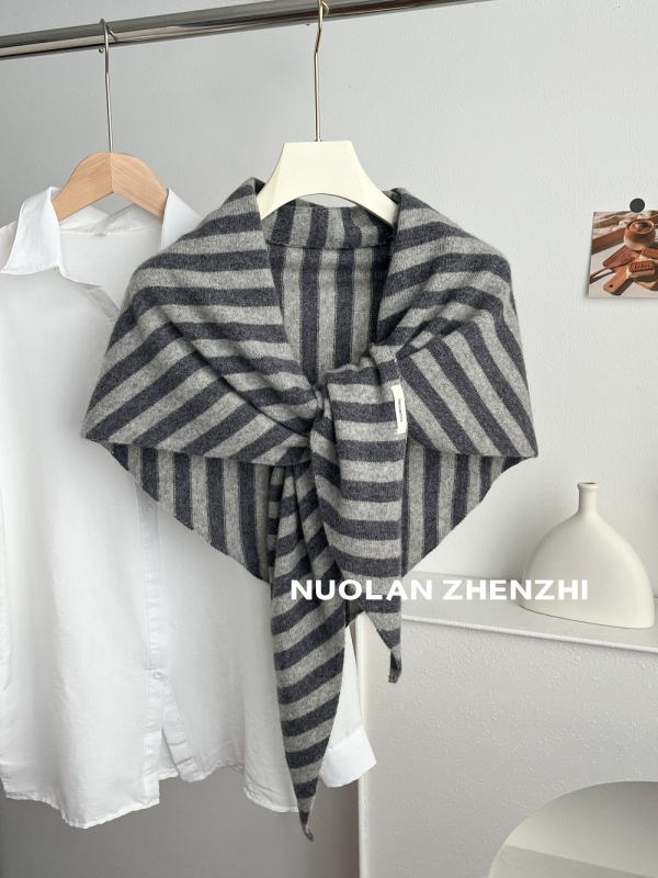 Ženski trokutasti pleteni šal od 100% vune za zimu – jednobojni uzorak