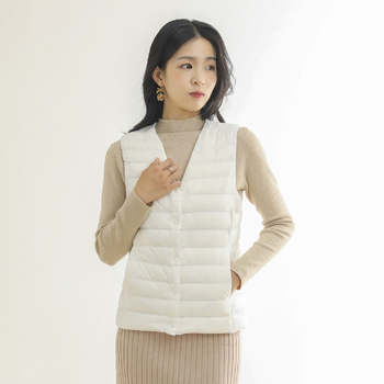 Γυναικείο γιλέκο με πούπουλα, στενή γραμμή, νάιλον εξωτερικό, γέμισμα από λευκό πούπουλο πάπιας 86–90%, στρογγυλή λαιμόκοψη, μπροστινό κλείσιμο με ένα κουμπί, φθινοπωρινό-χειμερινό 2023, ιαπωνοκορεατικό casual