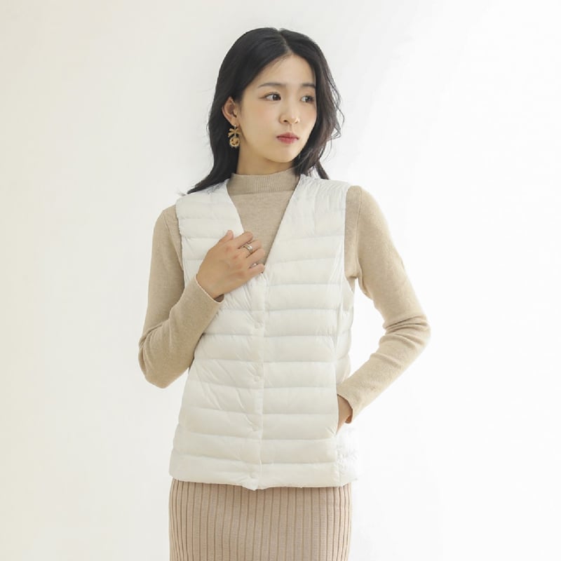 Γυναικείο γιλέκο με πούπουλα, στενή γραμμή, νάιλον εξωτερικό, γέμισμα από λευκό πούπουλο πάπιας 86–90%, στρογγυλή λαιμόκοψη, μπροστινό κλείσιμο με ένα κουμπί, φθινοπωρινό-χειμερινό 2023, ιαπωνοκορεατικό casual