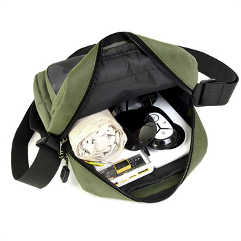 Muška torba preko ramena u urbanom stilu, od Oxford materijala, poliester podstava, kamuflažni uzorak, otporna na habanje.