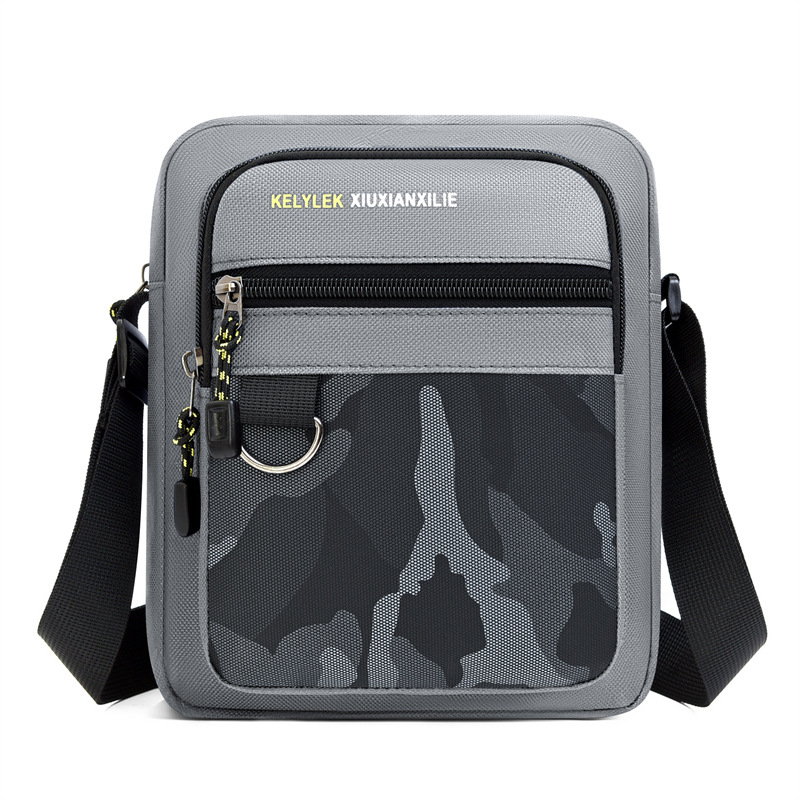 Muška torba preko ramena u urbanom stilu, od Oxford materijala, poliester podstava, kamuflažni uzorak, otporna na habanje.