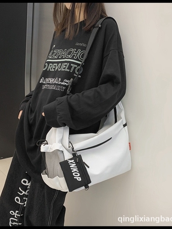Muška crossbody torba, street style od najlona, prozračan dizajn za svakodnevnu upotrebu (Proljeće 2024)