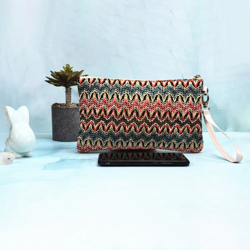 Damska clutch torbica od slame, horizontalni kvadratni oblik, zatvarač, poliester podstava, odvojiva ručka