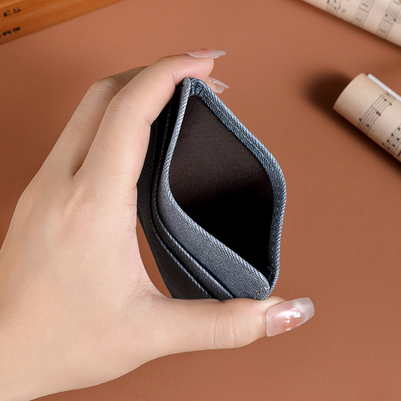 Držač kartica s velikim kapacitetom i ID spremnikom | PU materijal | Unisex | Proljeće 2025