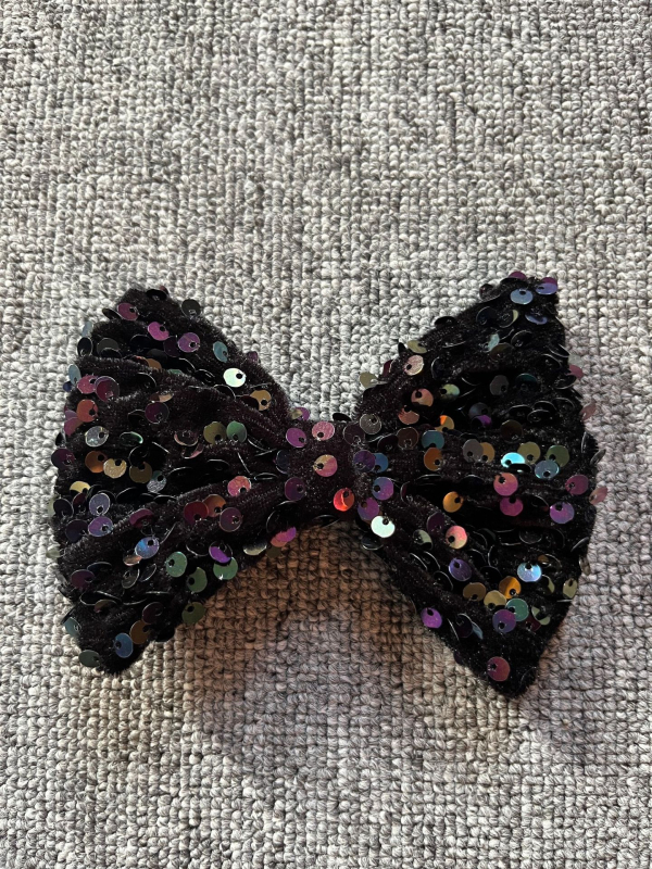 Ukosnica sa šljokicama — tkanina, ženski stil, zima 2024