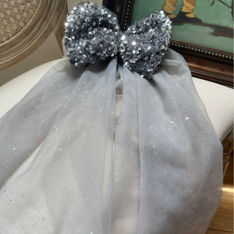 Ukosnica sa šljokicama — tkanina, ženski stil, zima 2024