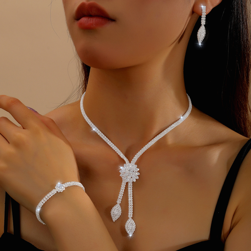 Σετ κοσμημάτων με ζιρζόνια: σκουλαρίκια, κολιέ και βραχιόλι με κανονική αλυσίδα, μοτίβο αστεριών και σελήνης, για γυναίκες