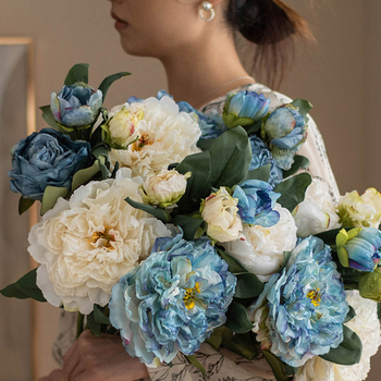 Pion csokor selyem virágokkal és grillezett szélekkel – Artistic Shadow