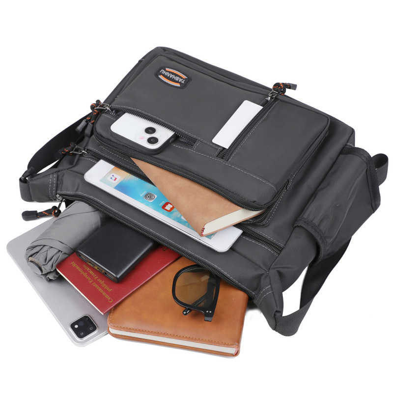 Muška torba preko ramena (crossbody) - Oxford tkanina, podstava od poliestera, jednobojni dizajn, prozračna, otporna na habanje, proširiva