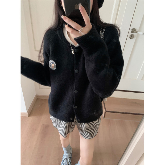 Medve motívum hímzett kardigán pulóver, kerek nyakú, vastag kötött, hosszú ujjú, 70–80% spandex, <30% poliészter