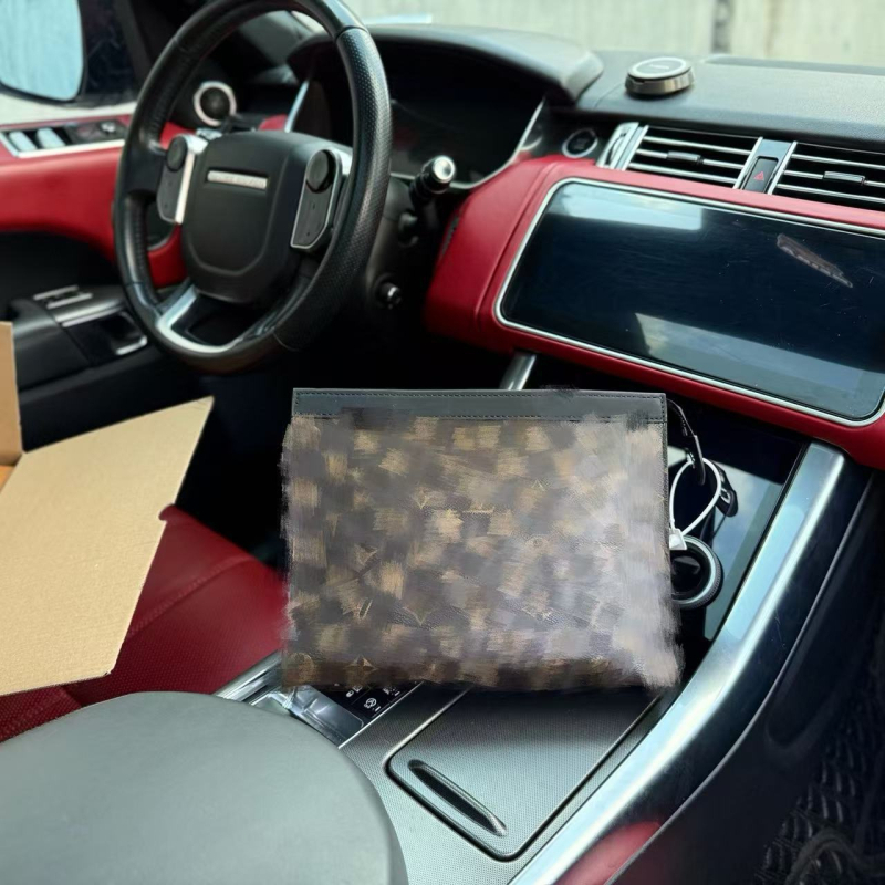 Geantă clutch din piele pentru bărbați, model în carouri - Street fashion, Piele naturală de vițel, căptușeală poliester, Mini Dragon