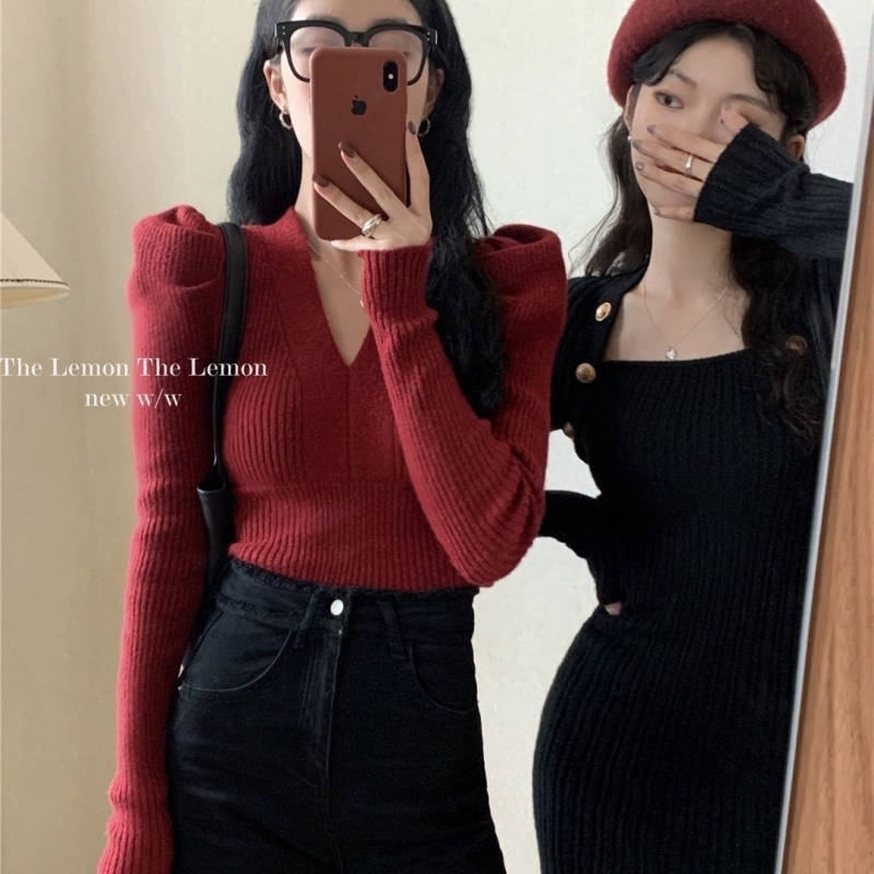 Pleten džemper s puff rukavima i V-izrezom, uski kroj, kratka duljina