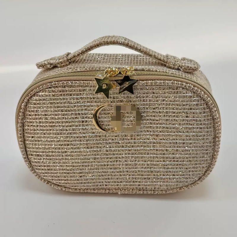 Négyzet alakú sminktáska, textil anyag, csíkos minta, bélés vászon, bővíthető, cipzár