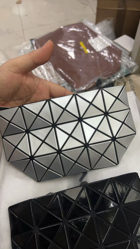 PVC sminkes táska kockás mintával, könnyű nylon bélés, uniszex street style (PVC, kockás minta, nylon bélés, könnyű, uniszex, 2023 tavasz)