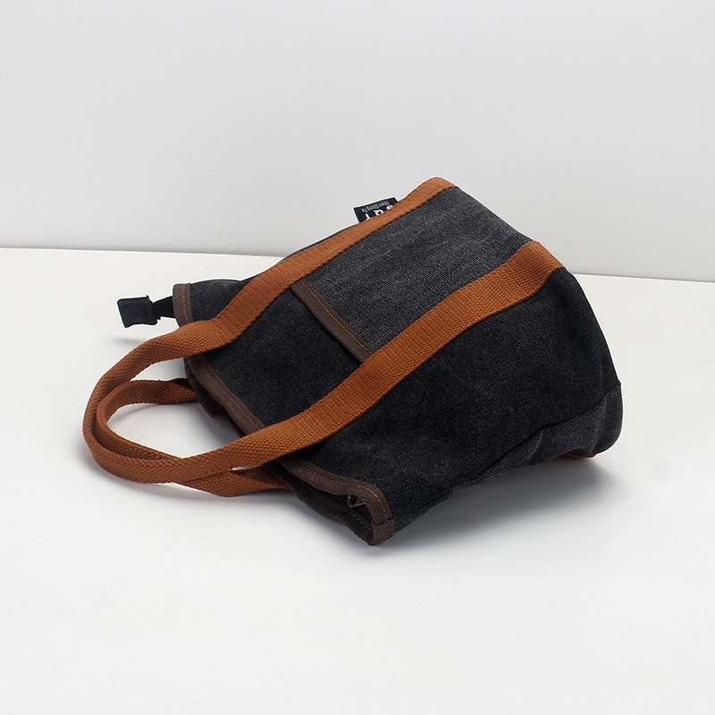 Kanvas bucket bag, casual stil, zatvarač, unutarnji džepovi (s džepom na zatvarač, džep za mobitel i ID), podstava od poliestera i pamuka