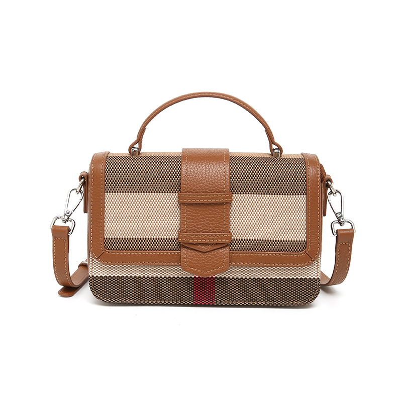 Platnena crossbody torba s poklopcem, mali kvadratni oblik, magnetsko zatvaranje, podstava od prave kože