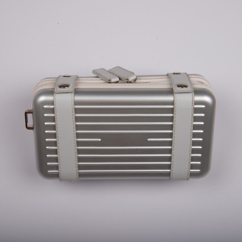 Crossbody táska PC-alumínium kerettel és merev héjjal, ABS/PC felépítés, vízálló, uniszex, mindennapi városi használatra