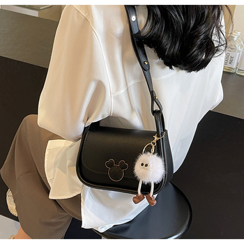 Platnena crossbody torba, horizontalni kvadratni oblik, zatvarač, unutarnji džep sa zatvaračem, jedna naramenica