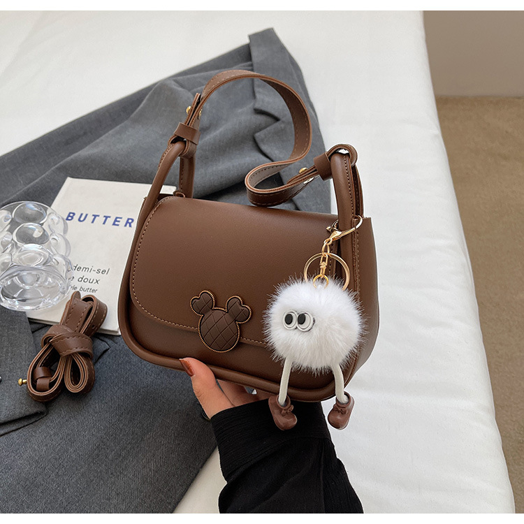 Platnena crossbody torba, horizontalni kvadratni oblik, zatvarač, unutarnji džep sa zatvaračem, jedna naramenica