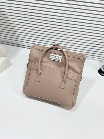 Ženska kožna torba za ramena, školjkasti oblik, Urban Minimalist stil, materijal: prava koža; zatvarač, skriveni džep sa zatvaračem, podstava od pamuka