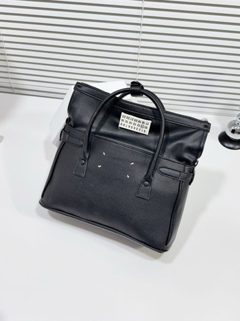 Ženska kožna torba za ramena, školjkasti oblik, Urban Minimalist stil, materijal: prava koža; zatvarač, skriveni džep sa zatvaračem, podstava od pamuka