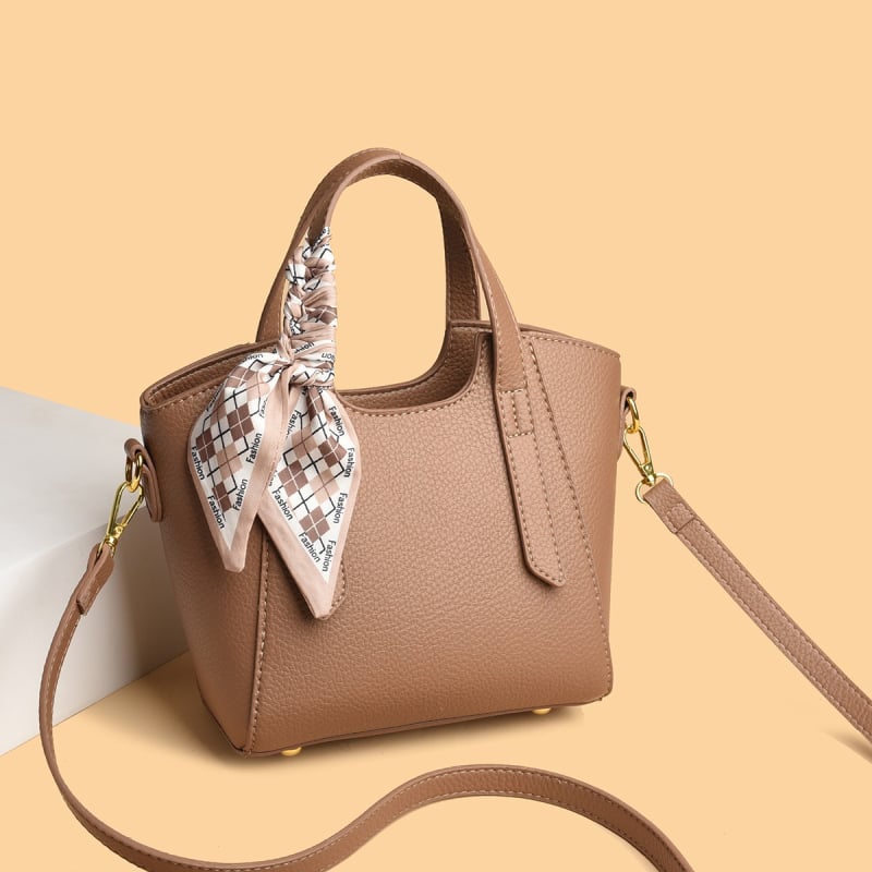Unisex crossbody torba od PU kože, platnasta podstava, vodoravni kvadratni oblik, zatvaranje na zatvarač, unutarnji džepovi: džep sa zatvaračem i džep za telefon