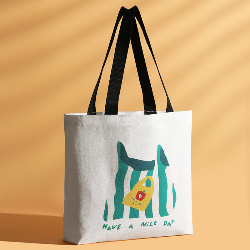 Geantă din pânză pentru femei — geantă de mână și de umăr, siluetă pătrată, stil urban minimalist, lansare primăvara 2025