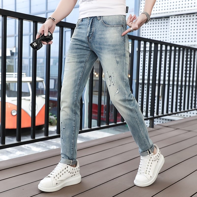 Jeansi bărbați Slim-fit, Croială mică drept, Spălate, Denim 93% bumbac, talie medie