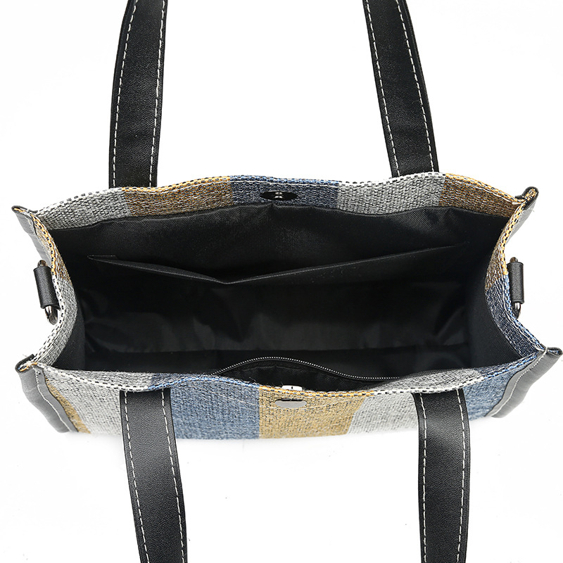 Ženska crossbody torbica — mali kvadratni oblik, PU materijal, magnetska kopča, vodoravni kvadrat, poliester podstava