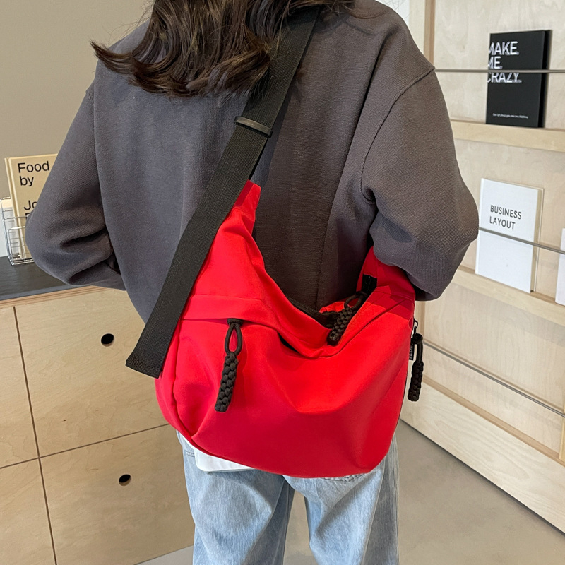 Dumpling-stílusú vászontáska, szabadidő és utazásokhoz, cipzár, poliészter bélés, 2025 tavasz