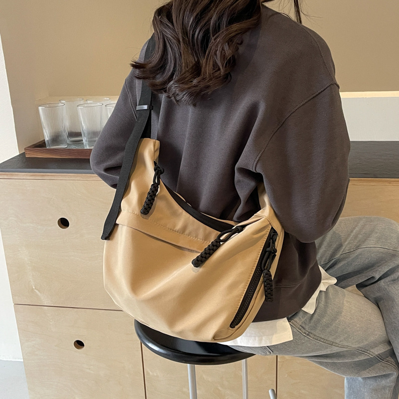 Dumpling-stílusú vászontáska, szabadidő és utazásokhoz, cipzár, poliészter bélés, 2025 tavasz