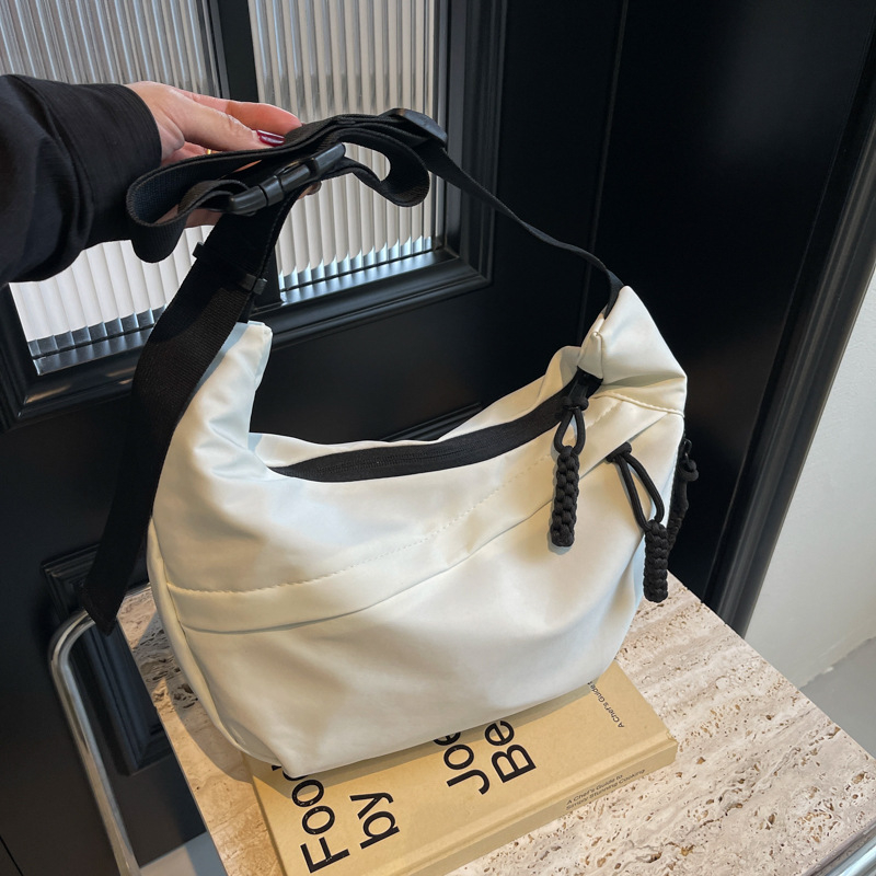 Dumpling-stílusú vászontáska, szabadidő és utazásokhoz, cipzár, poliészter bélés, 2025 tavasz