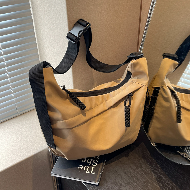 Dumpling-stílusú vászontáska, szabadidő és utazásokhoz, cipzár, poliészter bélés, 2025 tavasz